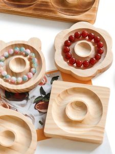 Wooden Bracelets: Nature-Inspired Style插图2