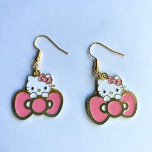 Adorn Your Ears with Adorable Hello Kitty Earring插图3