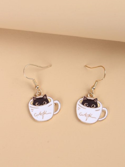 Add a purr-fect touch to your outfit with our charming cat earrings. These delightful accessories feature intricately designed feline faces, tails, or playful poses.