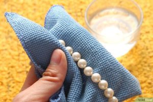 Mastering the Art of Cleaning a Pearl Necklace