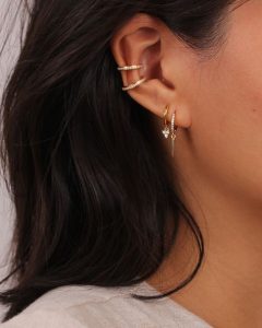 The Art of Adornment: Exploring Earring Combinations插图1