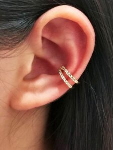 Inner vs. Outer Conch Piercing: Finding Your Style 插图1