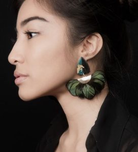 Feather Earrings: Are feather earrings popular?插图2