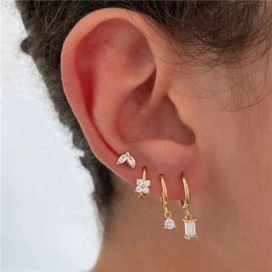 The Art of Adornment: Exploring Earring Combinations插图4