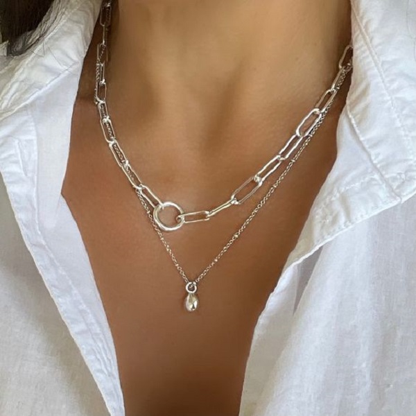 Learn how to clean your silver necklace chain 