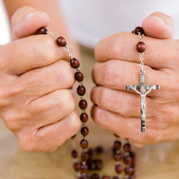 can you wear a rosary as a necklace