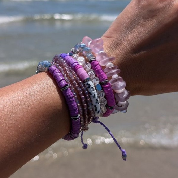 Find out if silicone bracelets are still popular