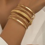 Learn how to make a metal bracelet at home