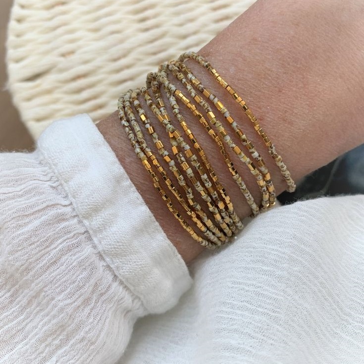 Easily adjust your wrap bracelet 