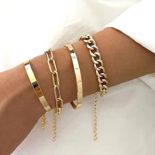 Discover the latest in bracelet trends