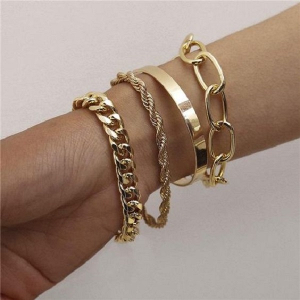 Discover if stacked bracelets remain a trendy accessory