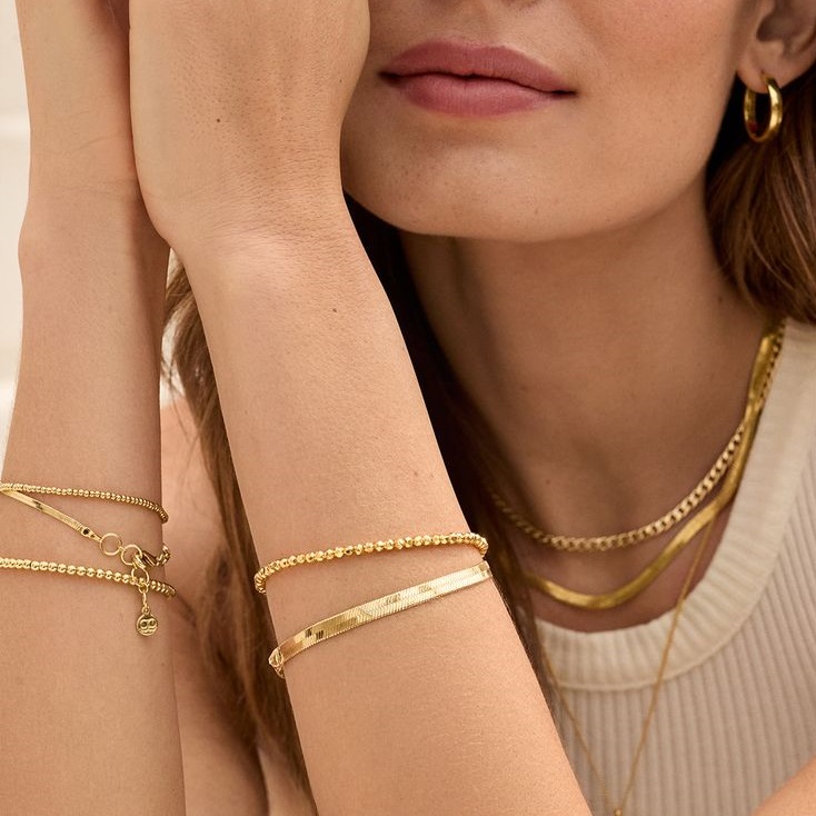 Discover the latest in bracelet trends