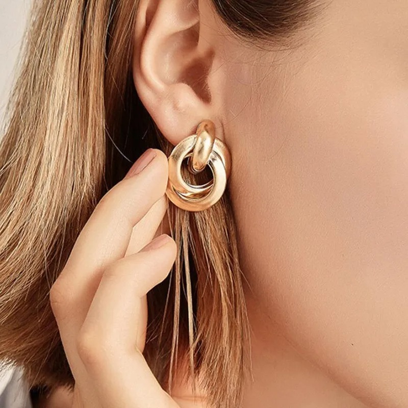 gold earrings