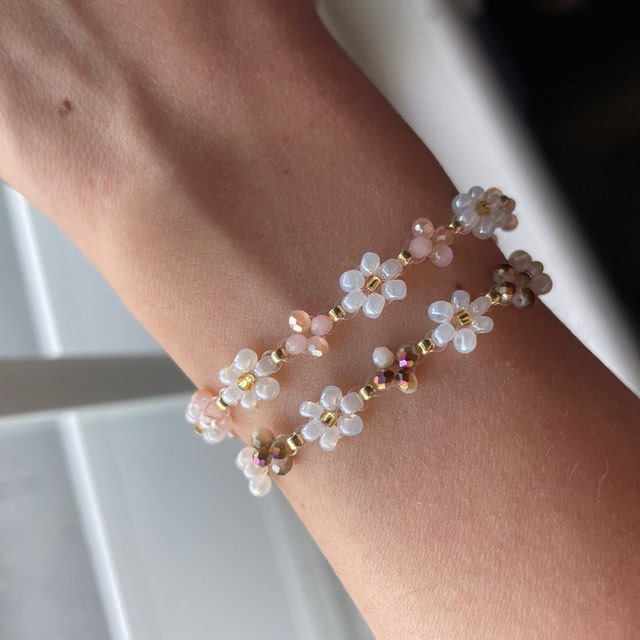 how to make beaded flower bracelets