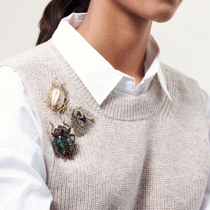 how to wear a brooch