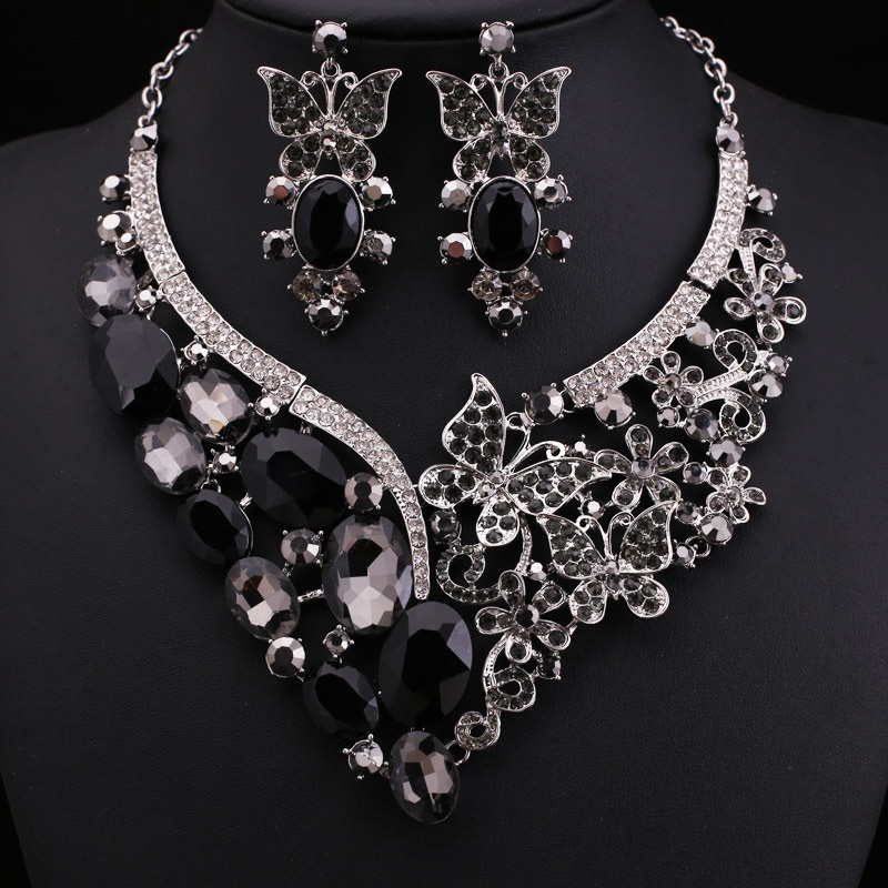 jewelry to wear with black dress for wedding