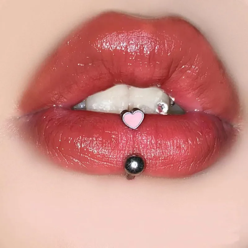 vertical labret