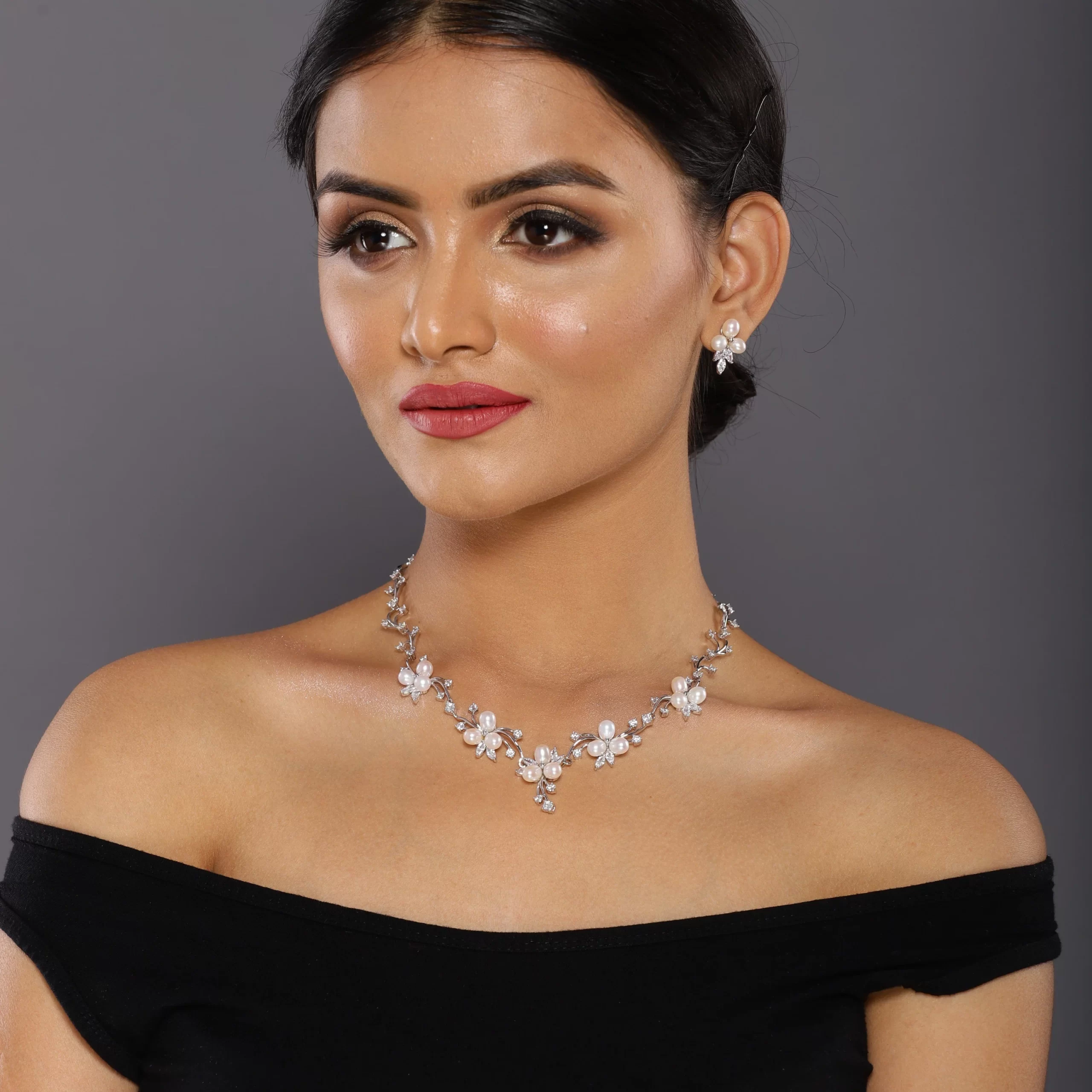 jewelry to wear with black dress for wedding
