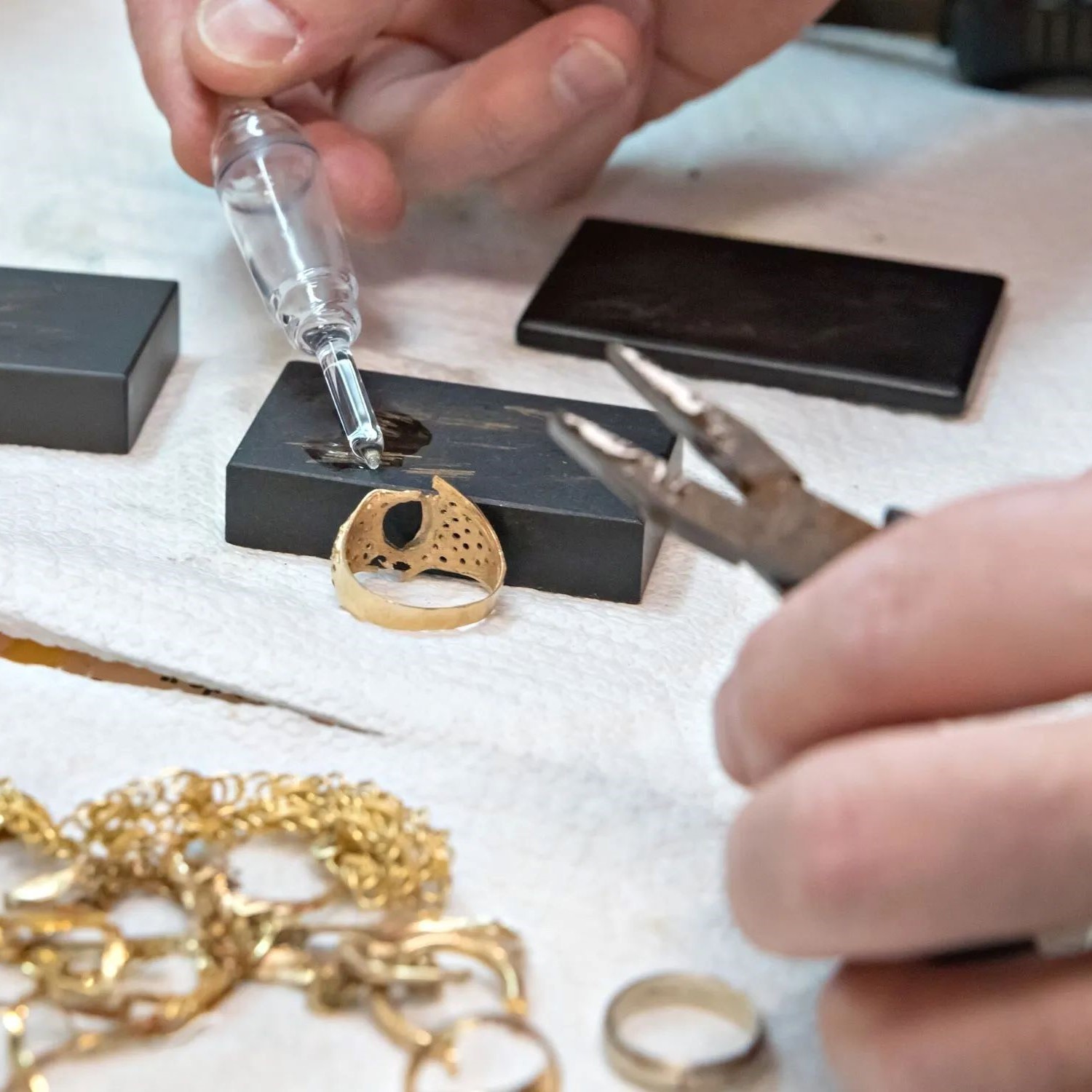 how to test gold jewelry