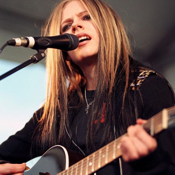 avril lavigne guitar