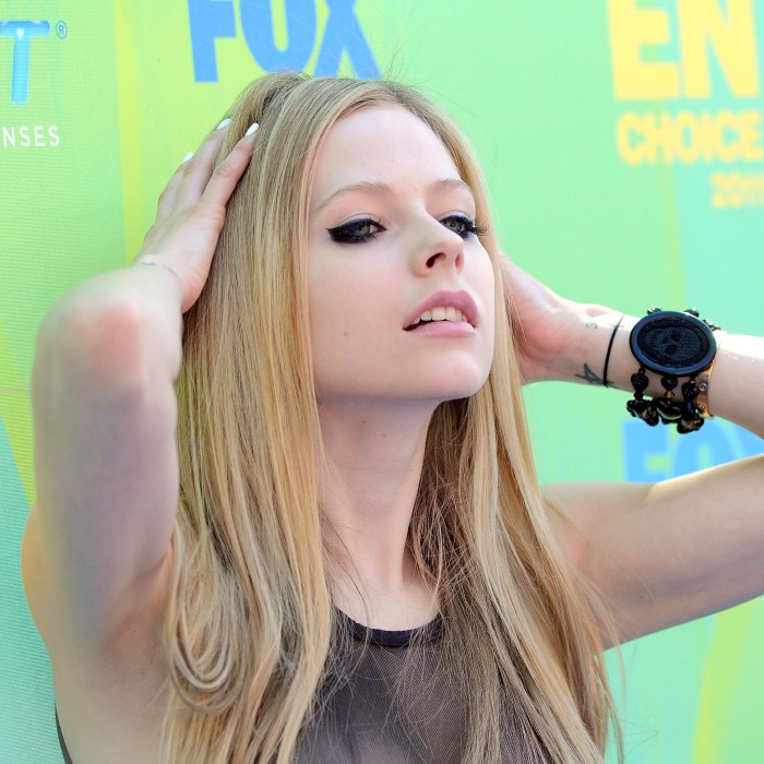 avril lavigne hair